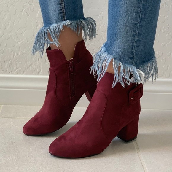 NIB Red Wine Buckle Detail Chic Ankle Booties - Picture 7 of 8